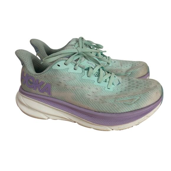 Hoka One One Shoes - HOKA One One Clifton 9 Sneakers - WIDE Women's size 7 Light Blue Purple Midsole